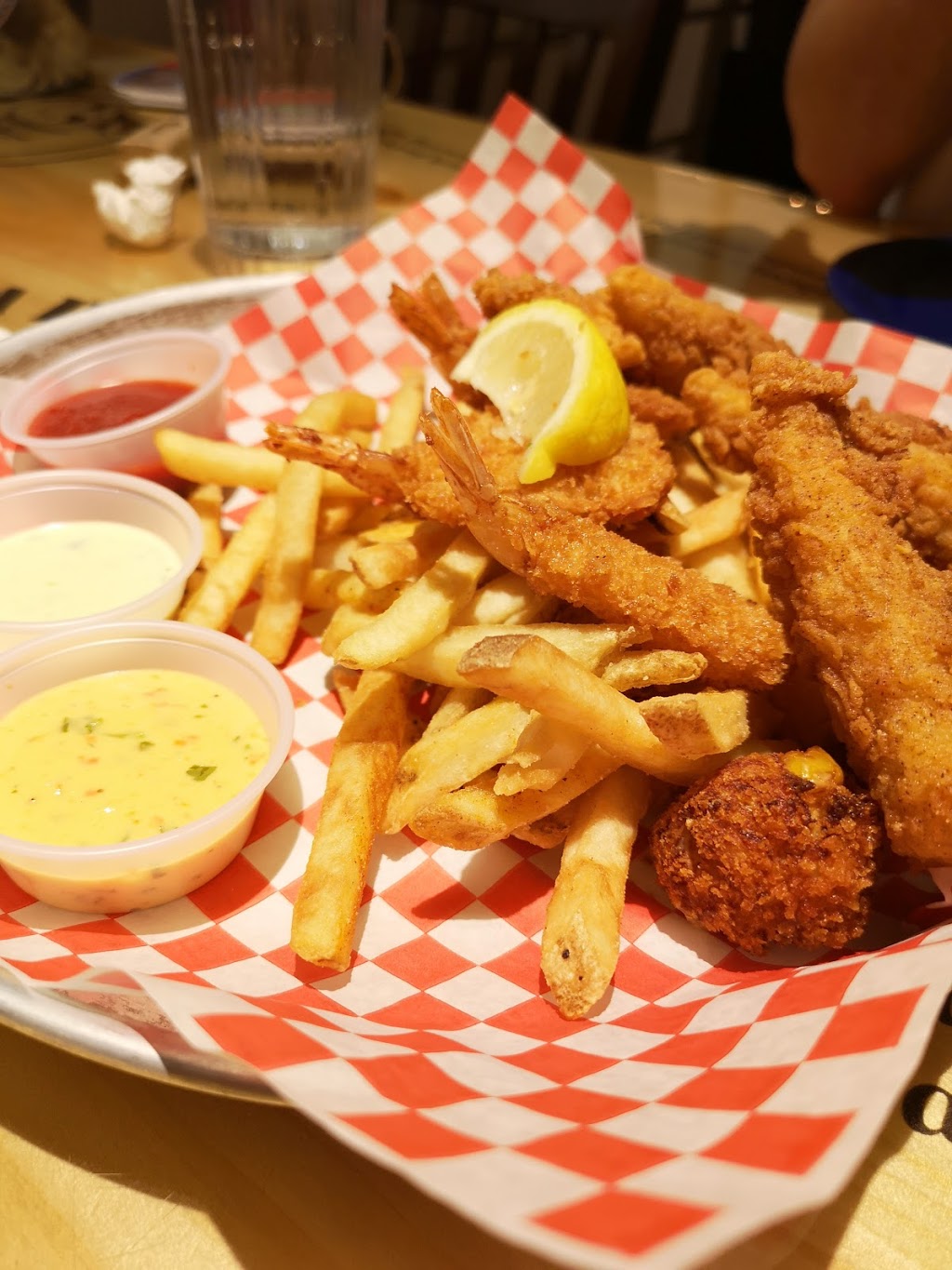 Bubba Gump Shrimp Co. | 2393-8882 170 Street NW At the West, Edmonton Mall, Edmonton, AB T5T 4M2, Canada | Phone: (780) 244-4867