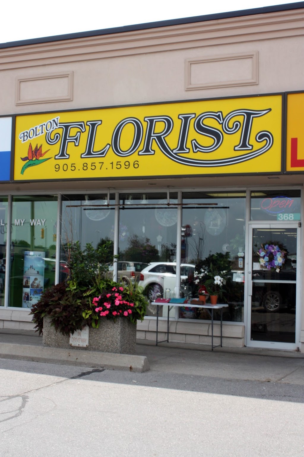 Bolton Florist Inc. | 368 Queen St S, Bolton, ON L7E 4Z7, Canada | Phone: (905) 857-7440