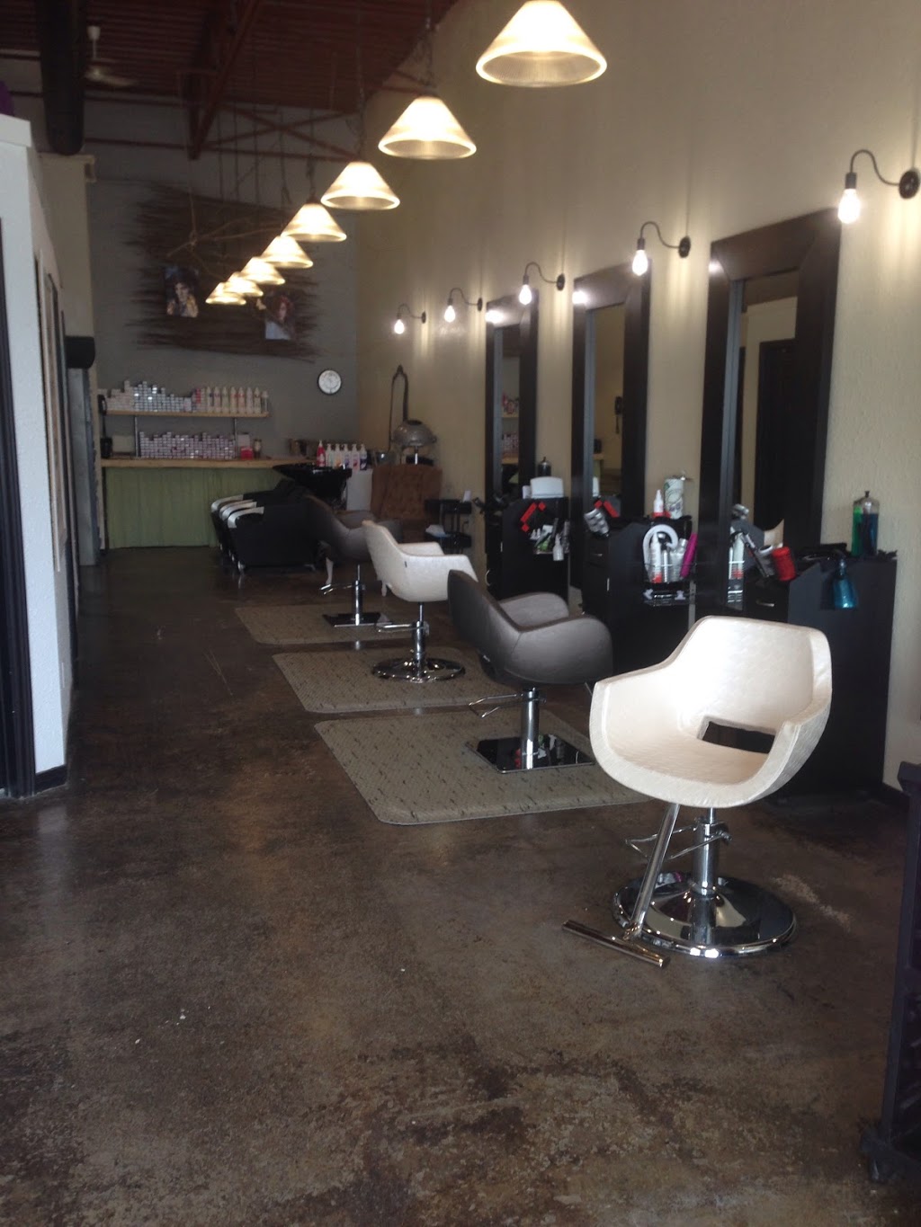 Salon Hairizona | 8251 Dock St, Niagara Falls, ON L2G 7G7, Canada | Phone: (905) 295-3516