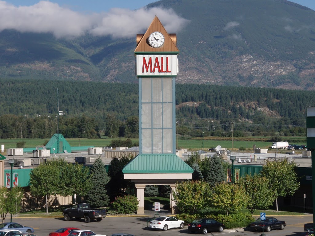 The Mall at Piccadilly | 1151 10 Ave SW, Salmon Arm, BC V1E 1T3, Canada | Phone: (250) 832-0441