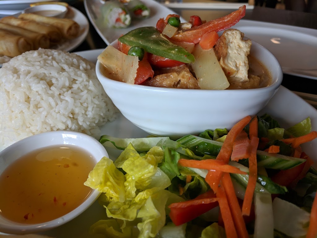 Waterloo Red Ginger Modern Thai + Viet Cuisine | 646 Erb St W, Waterloo, ON N2T 2K8, Canada | Phone: (519) 880-8686