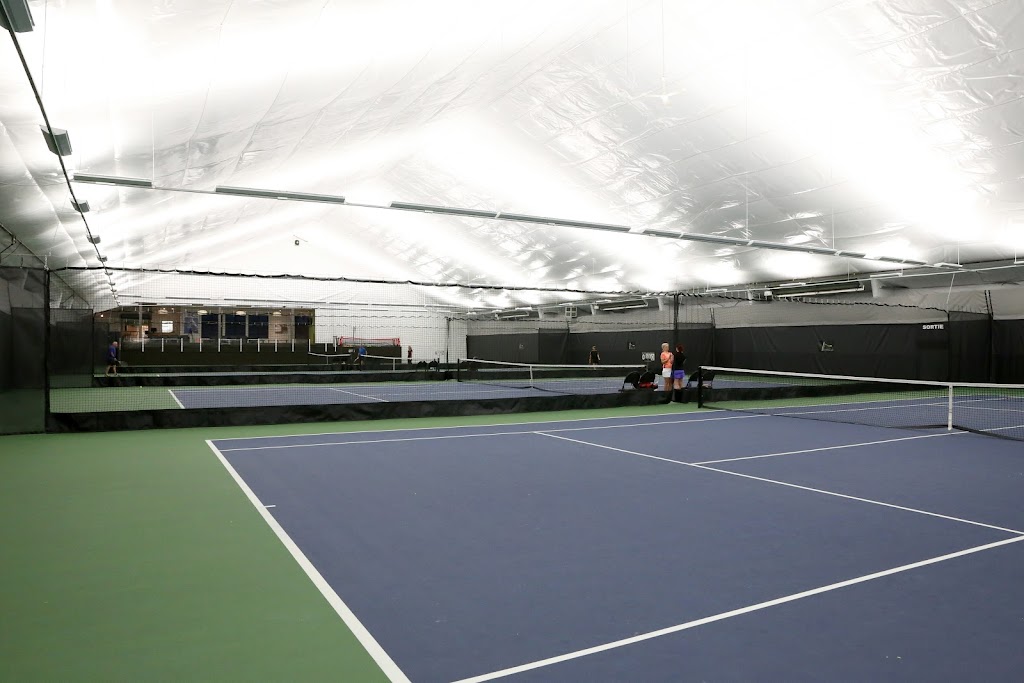 Tennis Interclub | 895 Bd des Laurentides, Piedmont, QC J0R 1K0, Canada | Phone: (450) 227-7875