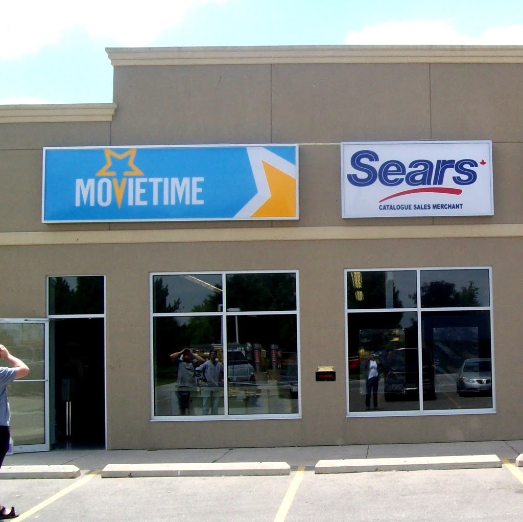 Movie Time Wallaceburg | 65 McNaughton Ave, Wallaceburg, ON N8A 1R9, Canada | Phone: (519) 627-2700