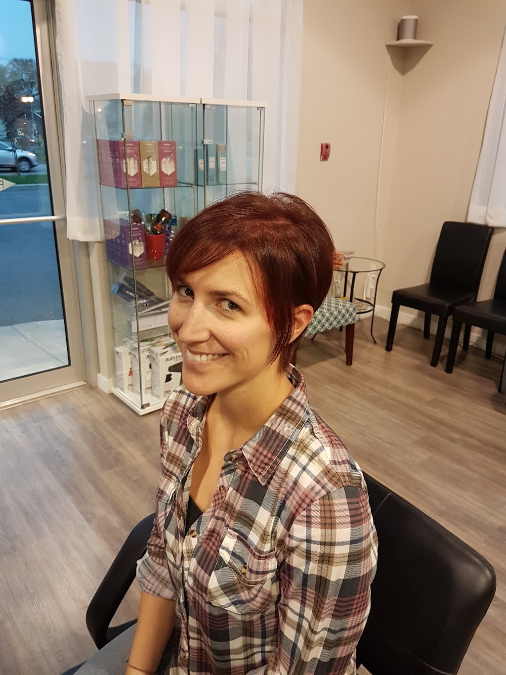 Coiffure Living Room | 1001 Avenue Emile Bouchard #104, Vaudreuil-Dorion, QC J7V 0W3, Canada | Phone: (450) 218-7666