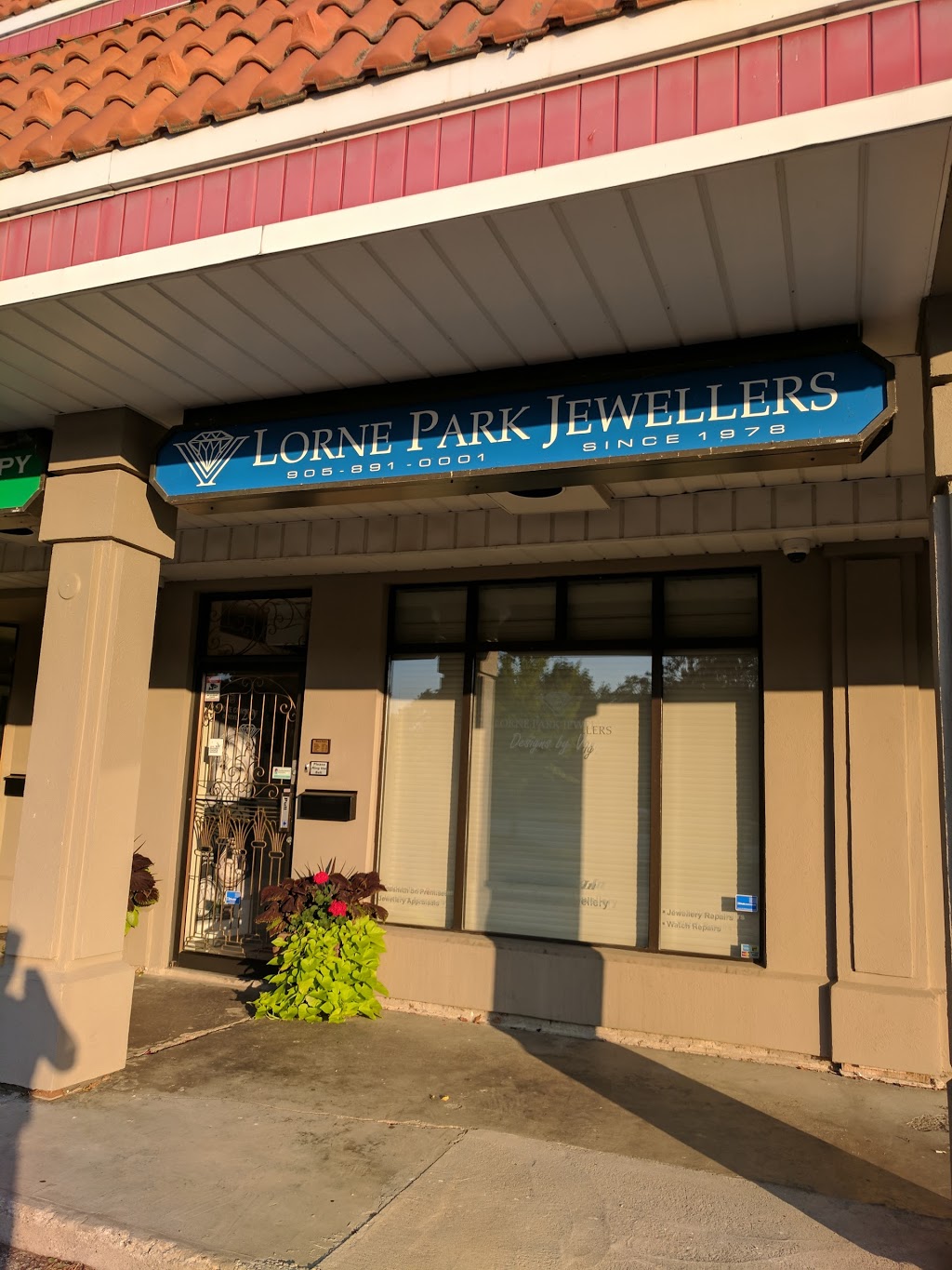 Lorne Park Jewellers | 1107 Lorne Park Rd unit 20, Mississauga, ON L5H 3A1, Canada | Phone: (905) 891-0001