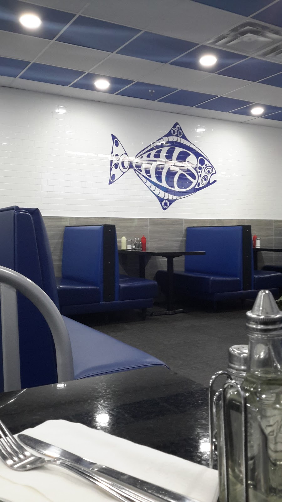 Halibut House Fish & Chips | 3483 Kingston Rd, Scarborough, ON M1M 1R9, Canada | Phone: (416) 265-0777