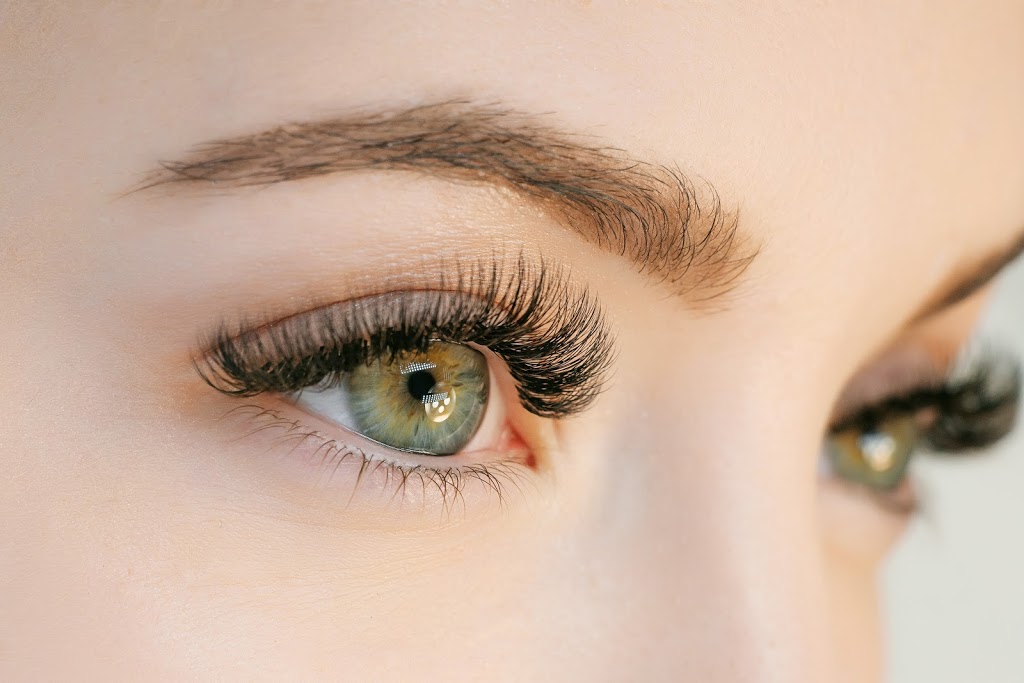 Lucky Life Lashes | Nickolas Crescent, Cambridge, ON N3C 3K7, Canada | Phone: (647) 204-7285