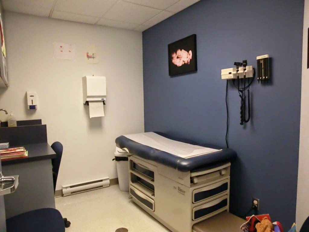 Primacy - Grimsby Childrens Clinic | 361 S Service Rd, Grimsby, ON L3M 4E8, Canada | Phone: (905) 945-2424