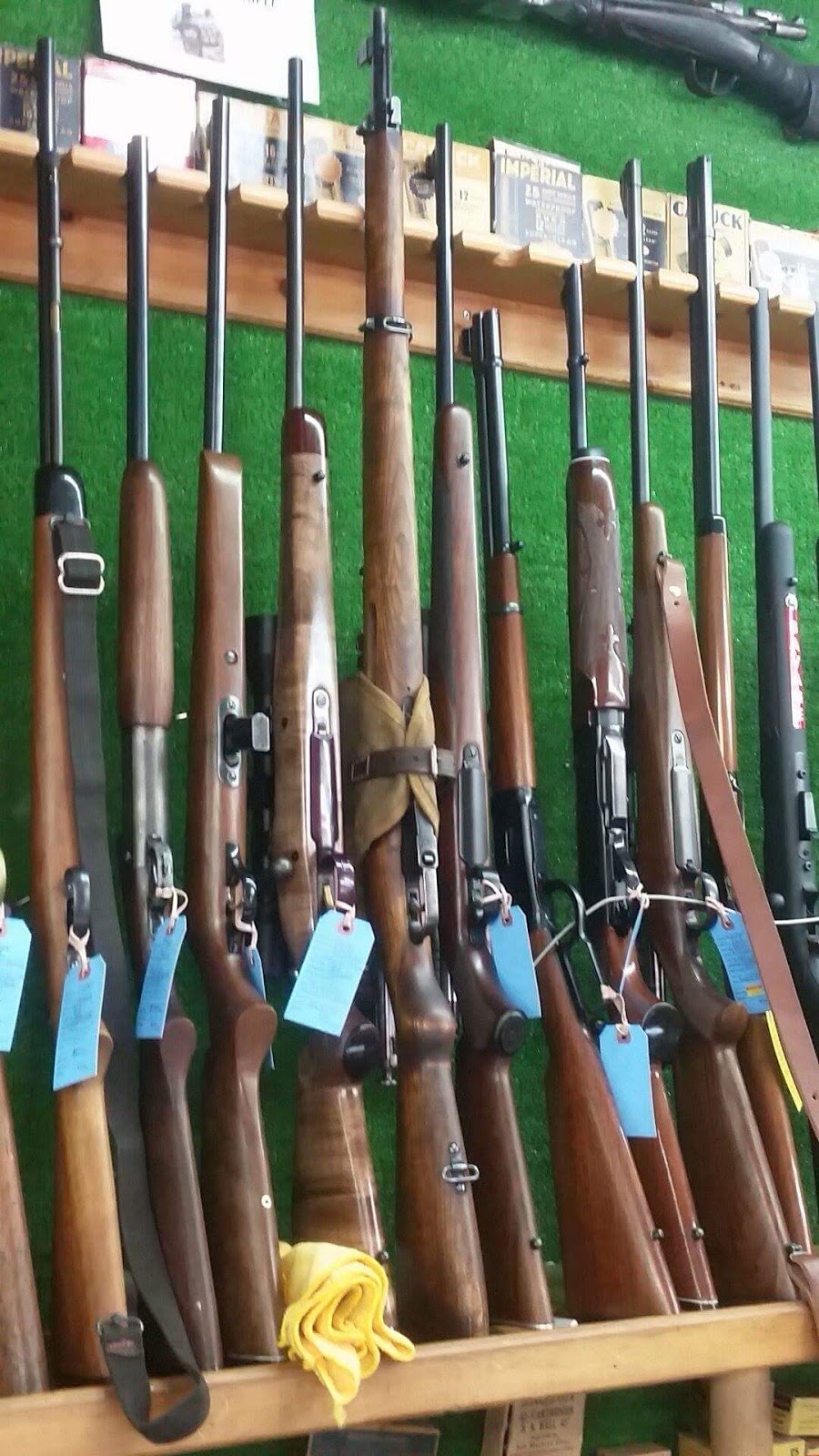 Al Simmons Gun Shop | 122 Locke St S, Hamilton, ON L8P 4A8, Canada | Phone: (877) 454-0416