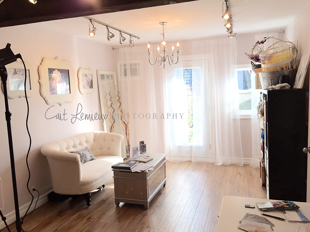 Cait Lemieux Photography | Otha Studio, 233 Bd Sainte-Rose #350, Laval, QC H7L 1L7, Canada | Phone: (514) 998-8384