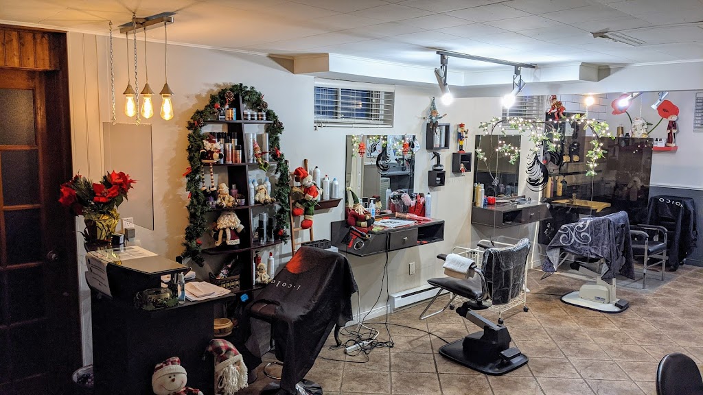 Salon De Coiffure Creations | 723 Rue Duberger, La Baie, QC G7B 3B5, Canada | Phone: (418) 544-8636