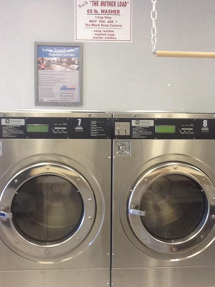 S & S Coin Laundry Express | 190 Memorial Ave, Orillia, ON L3V 5X6, Canada | Phone: (705) 326-2462