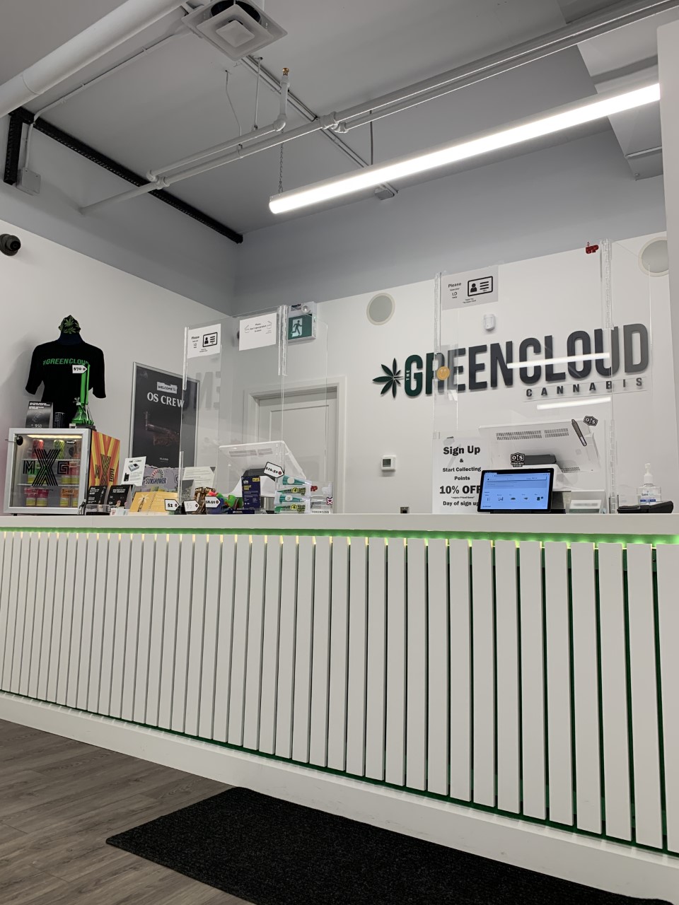 The Green Cloud Cannabis - Etobicoke | 557 Dixon Rd, Etobicoke, ON M9W 6K1, Canada | Phone: (416) 551-3823