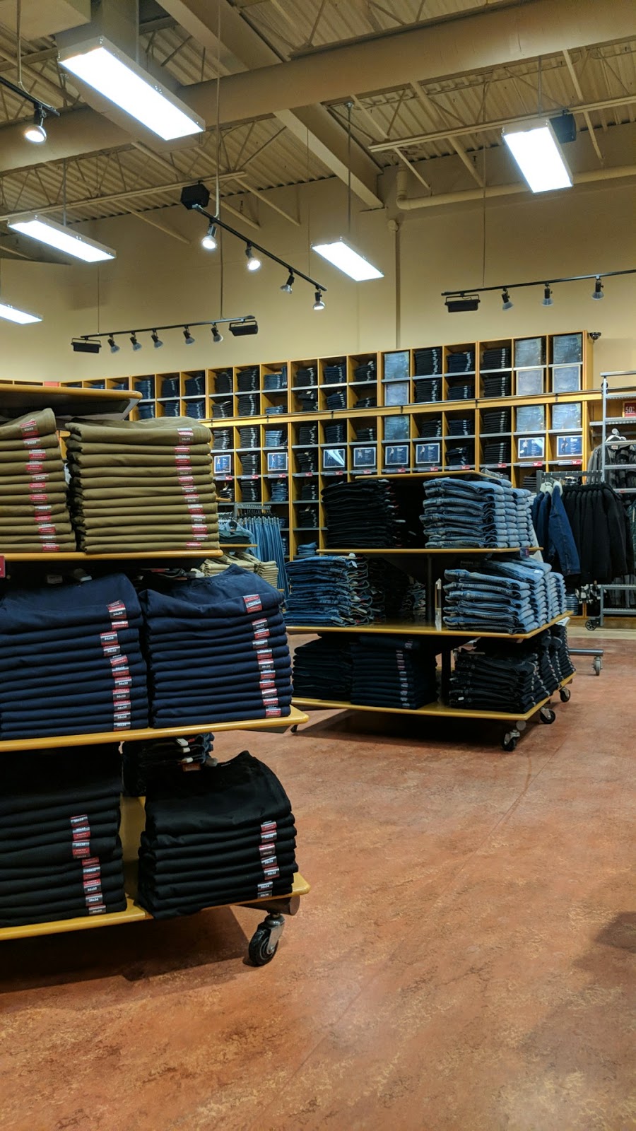 Levis® | Tanger Outlet 3311, Simcoe 89, Cookstown, ON L0L 1L0, Canada | Phone: (705) 458-0544