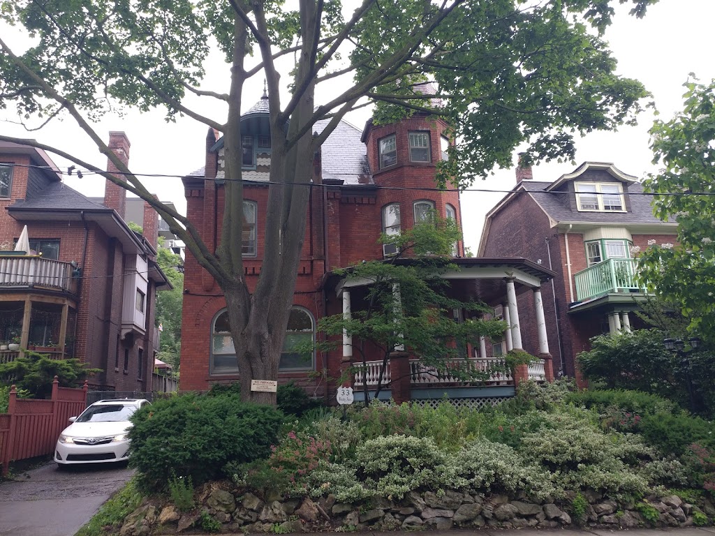 Bonnevue Manor | 33 Beaty Ave, Toronto, ON M6K 3B3, Canada | Phone: (416) 536-1455