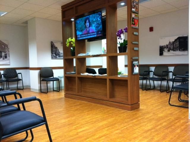 Dental Center Du Vieux Sherbrooke | 209 Rue Belvédère N #100, Sherbrooke, QC J1H 4A7, Canada | Phone: (819) 565-4132