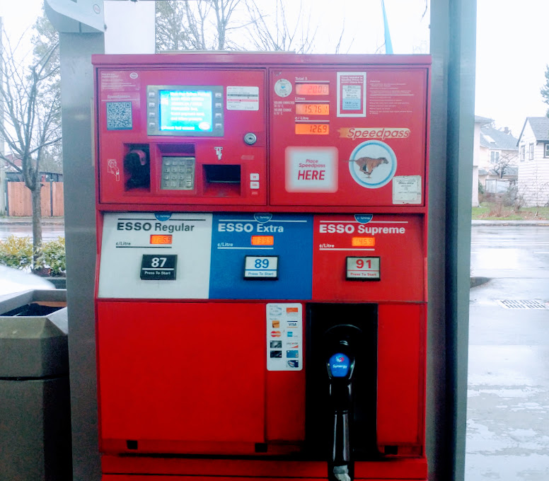 Esso | 3775 Carey Rd, Victoria, BC V8Z 3L8, Canada | Phone: (250) 480-0768