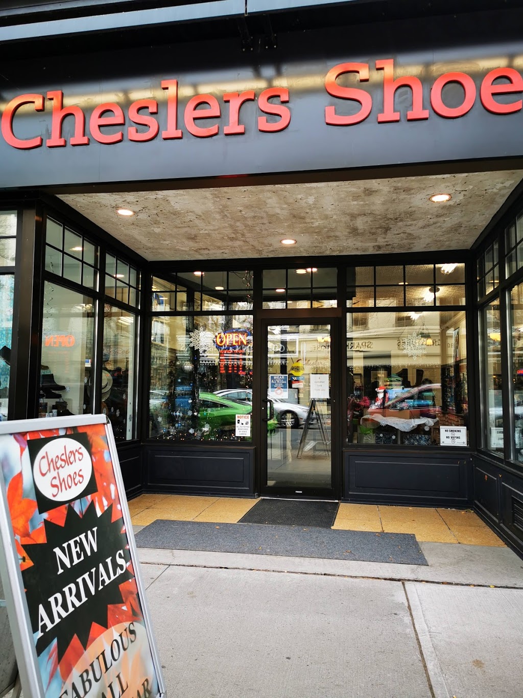 Cheslers Shoes | 37 King St W, Cobourg, ON K9A 2M1, Canada | Phone: (289) 252-2133