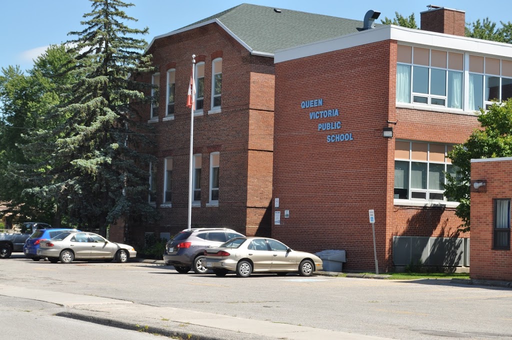 Queen Victoria Public School | 11 John St, Lindsay, ON K9V 1J3, Canada | Phone: (705) 324-3162