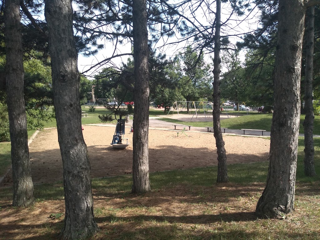 Piscine Montée Du Moulin | Laval, QC H7A 2A2, Canada | Phone: (450) 666-7772