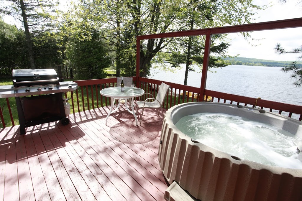 Mésange du bonheur | 137 29e Chemin, Bishopton, QC J0B 1G0, Canada | Phone: (819) 574-3398