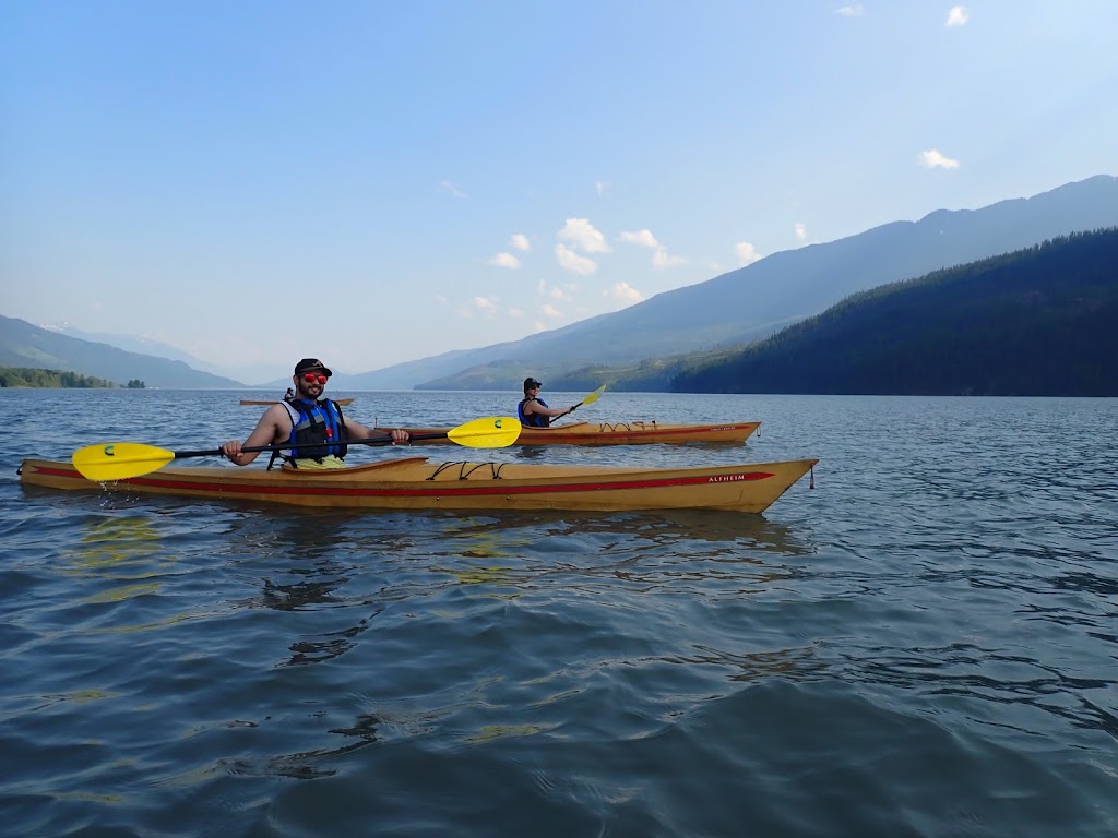 Natural Escapes Kayaking and Canoeing | 1115 Pine Ridge Crescent, Revelstoke, BC V0E 2S1, Canada | Phone: (250) 837-7883