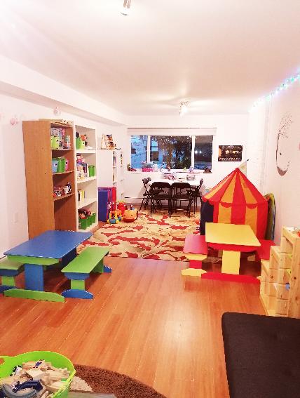 Berkley kids Club | 2391 Berkley Ave, North Vancouver, BC V7H 1Z6, Canada | Phone: (604) 765-1727