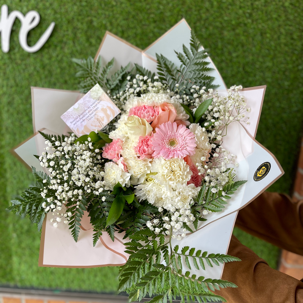 The Flower Shop Co. | 2163 Sixth Line, Oakville, ON L6H 3N7, Canada | Phone: (905) 849-5755