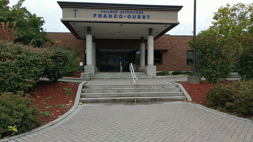 Collège catholique Franco-Ouest | 411 Seyton Dr, Nepean, ON K2H 8X1, Canada | Phone: (613) 820-2920