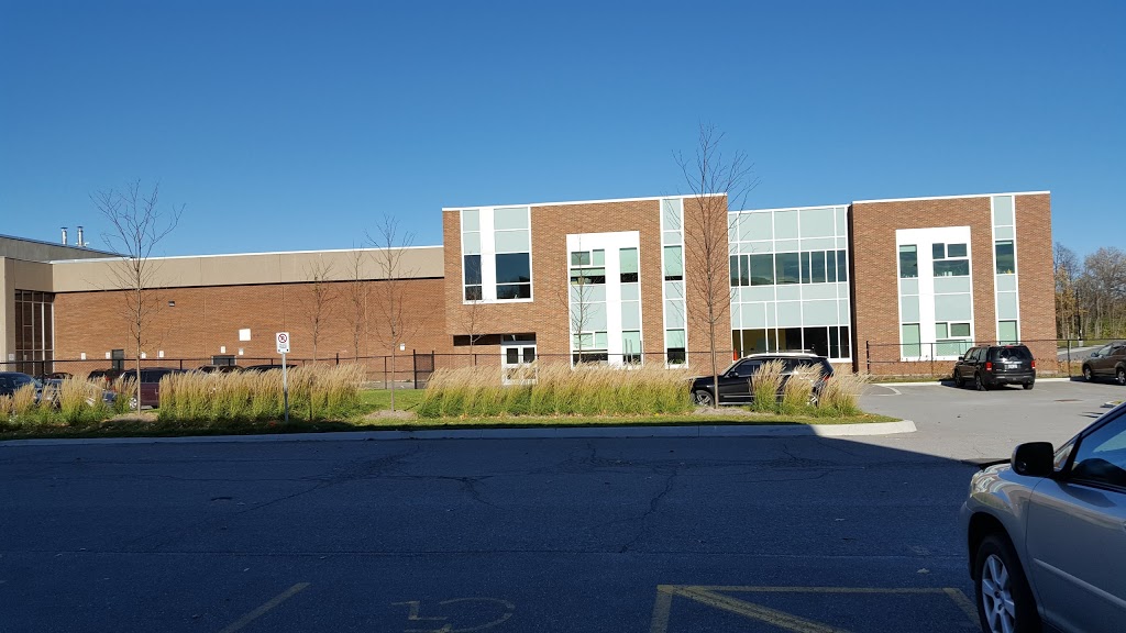 Earl Of March Secondary School | 4 The Pkwy, Kanata, ON K2K 1Y4, Canada | Phone: (613) 592-3361