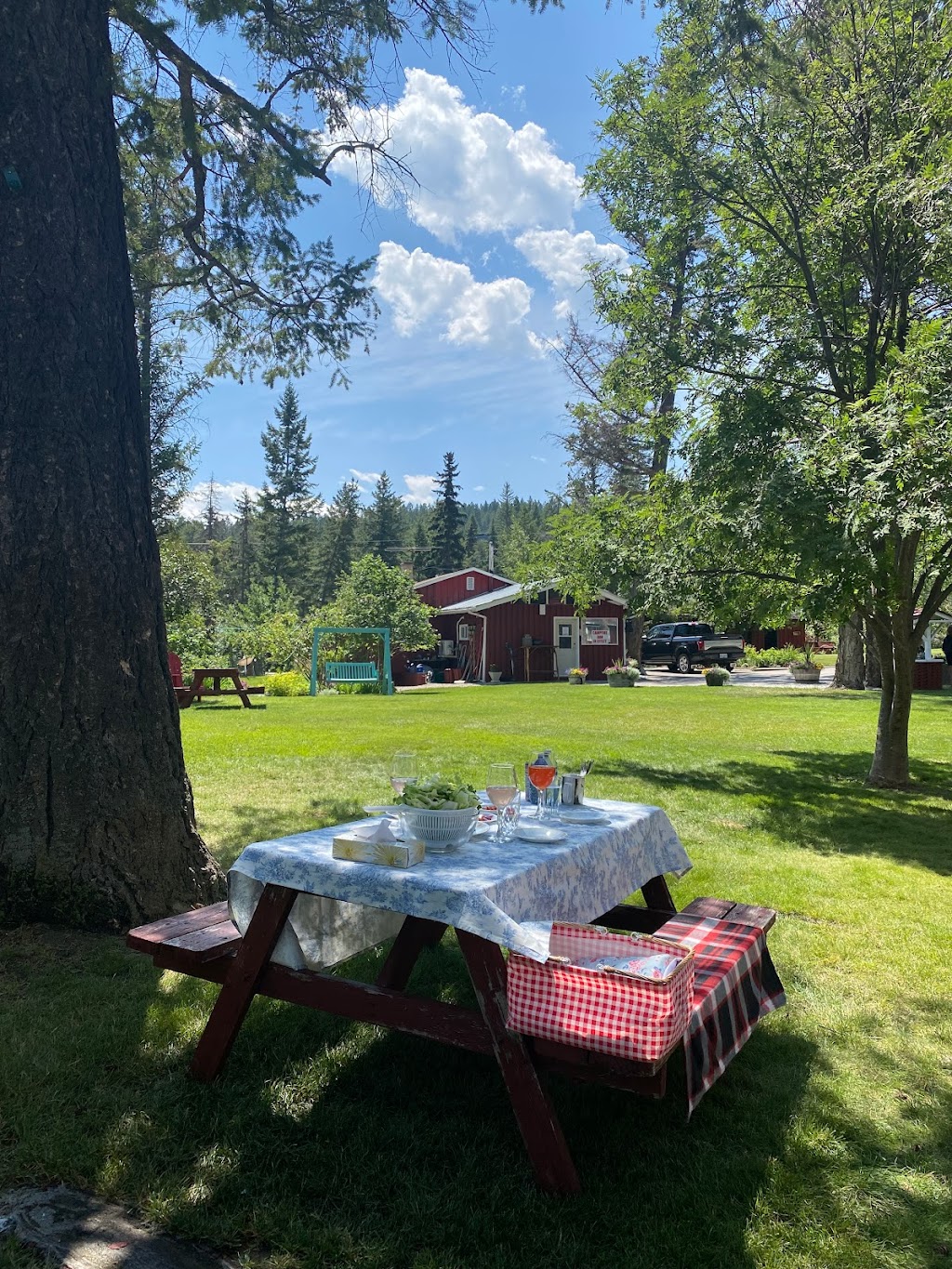 Fairmont Creek Vacation Rentals | 5006 Fairmont Frontage Rd, Fairmont Hot Springs, BC V0B 1L1, Canada | Phone: (877) 646-5890