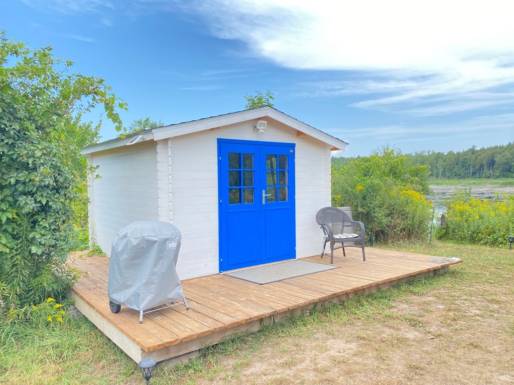 Bunkie by the Pond | 11200 Nassagaweya–Esquesing Townline, Milton, ON L9T 2X7, Canada | Phone: (416) 527-3971