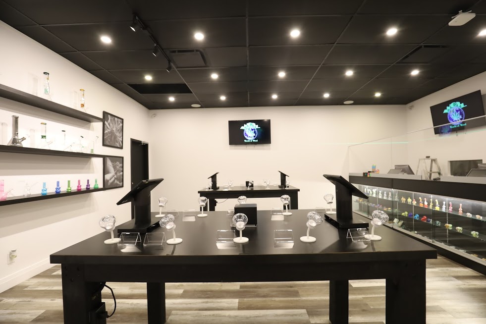 WOW WORLD OF WEED | 3412 Weston Rd, North York, ON M9M 2W2, Canada | Phone: (416) 743-1234