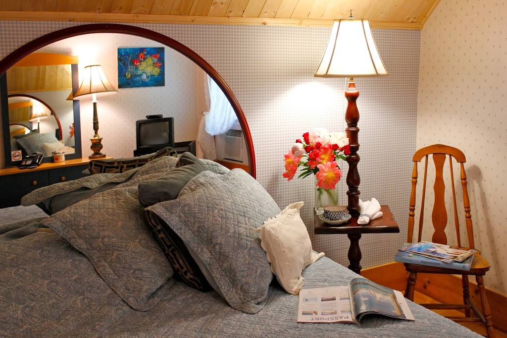 Le Cachet B&B | 3105 Ch. Capelton, North Hatley, QC J0B 2C0, Canada | Phone: (819) 481-1640