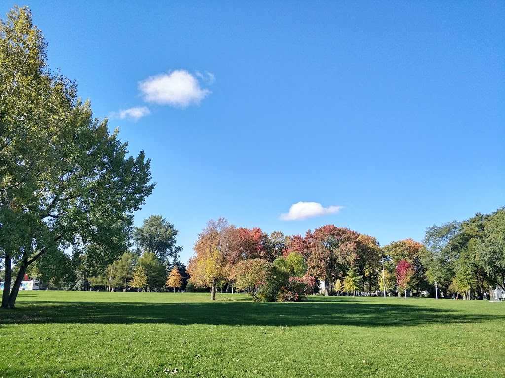 Parc Pierre-Tétreault | Mercier-Hochelaga-Maisonneuve, Montreal, QC H1L, Canada | Phone: (514) 872-0311