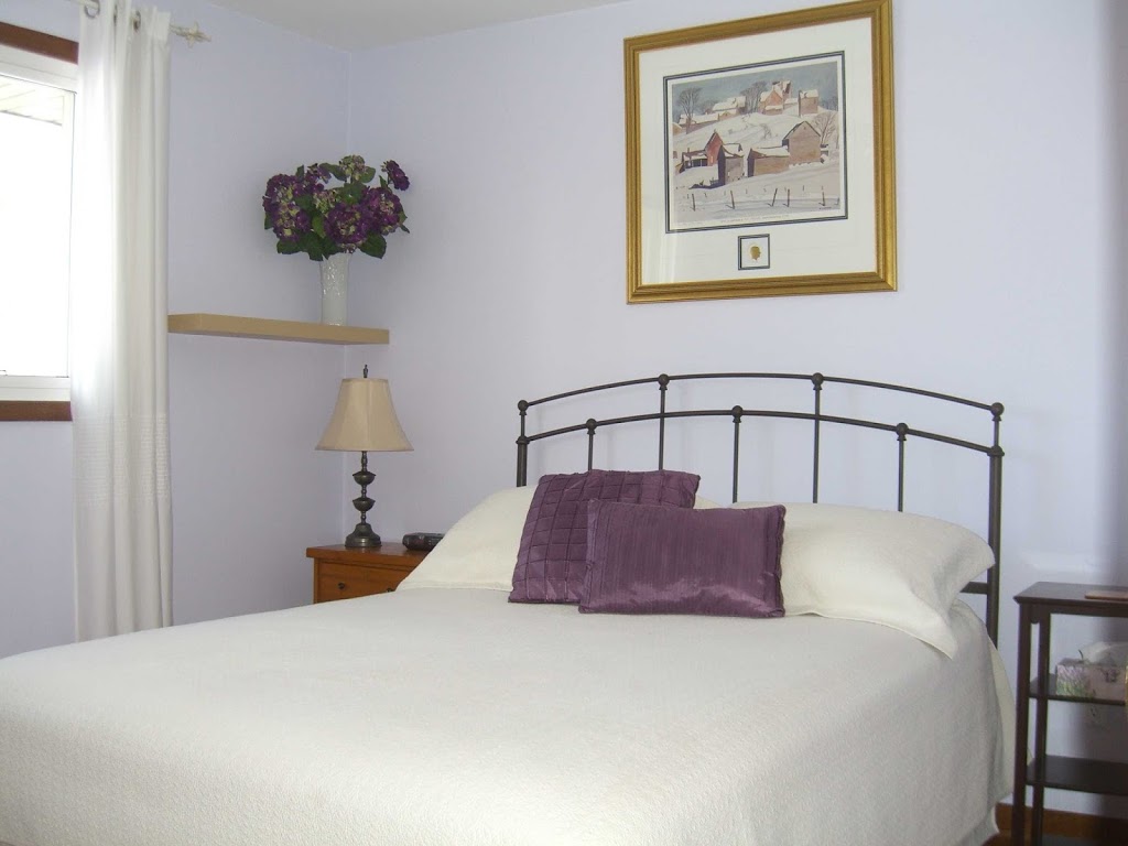 Aarons Bed, Bed and Breakfast | 1936 Niagara Stone Rd, Niagara-on-the-Lake, ON L0S 1J0, Canada | Phone: (905) 468-4565