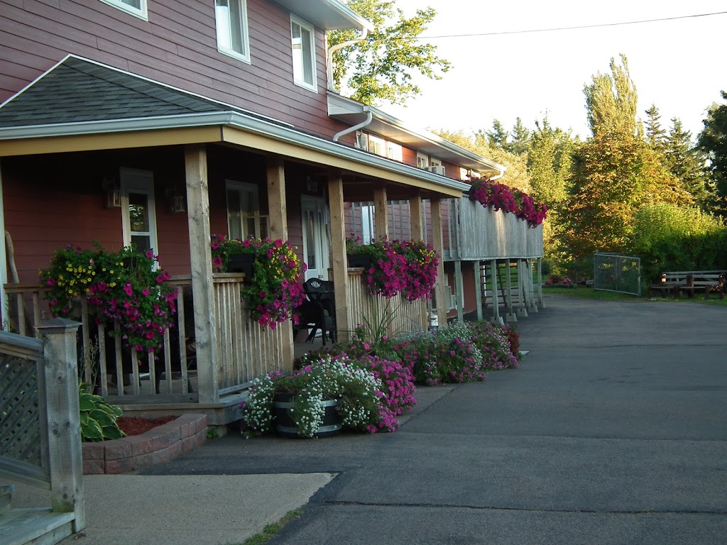 Mabou River Inn | 19 SW Ridge Rd, Mabou Station, NS B0E 1X0, Canada | Phone: (902) 945-2356