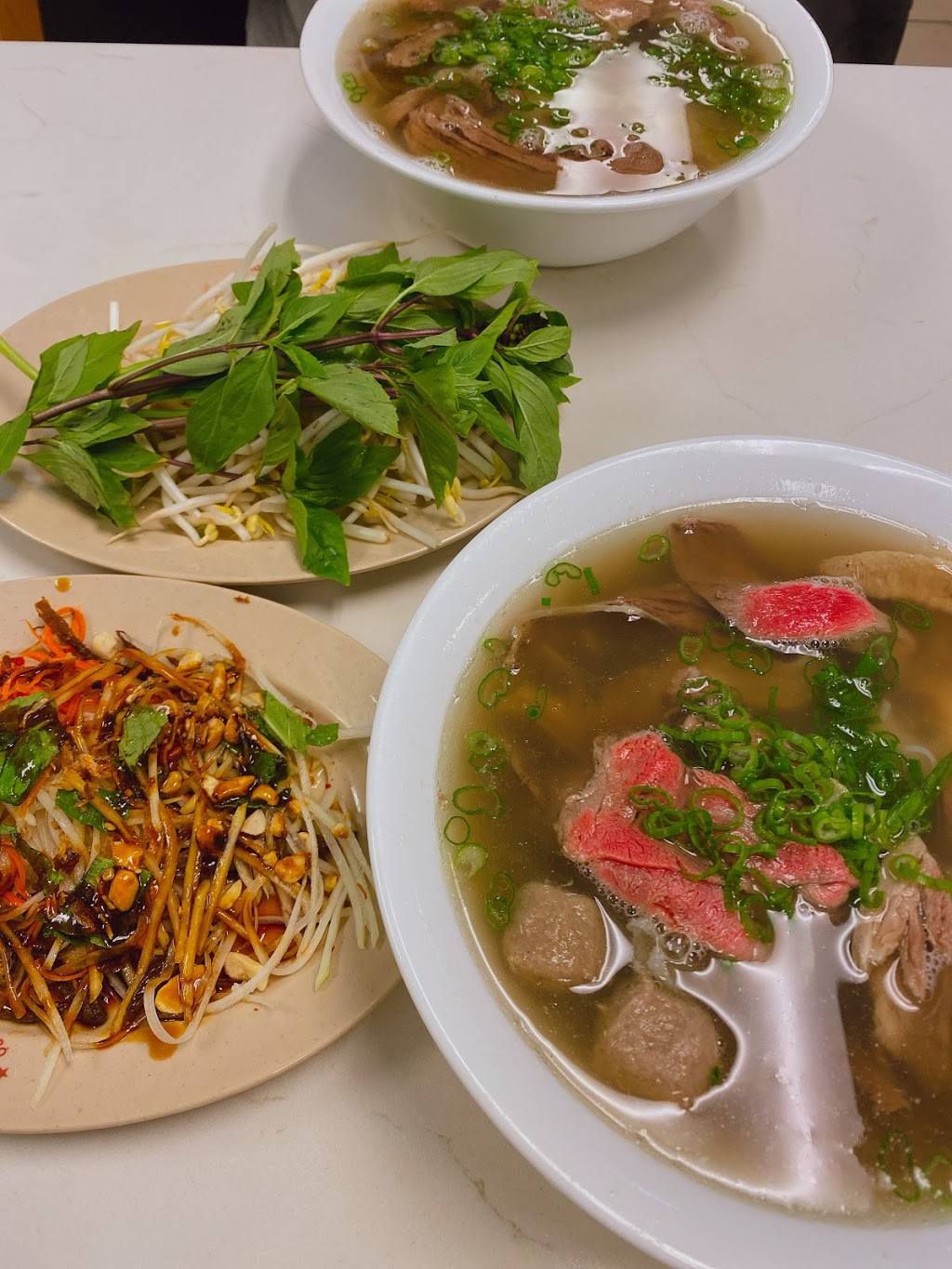 Pho con Bo | 58 Beverly Hills Dr, North York, ON M3L 1A1, Canada | Phone: (416) 249-5611