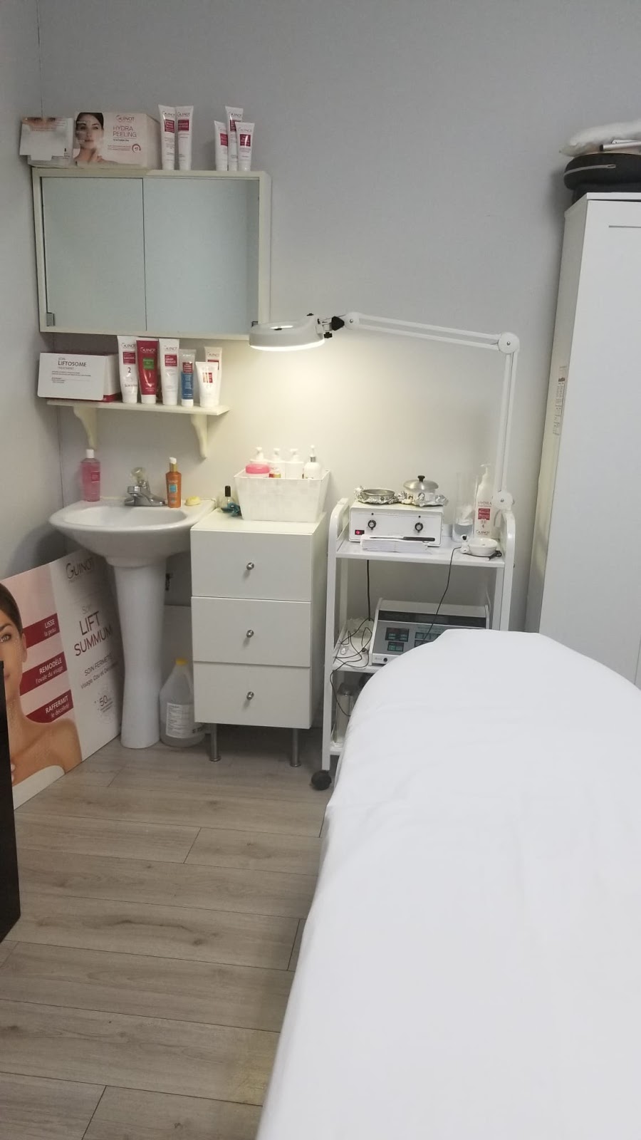 Esthétique Carmen | 7255 Boulevard des Laurentides suite 102, Laval, QC H7H 2G1, Canada | Phone: (514) 802-2177