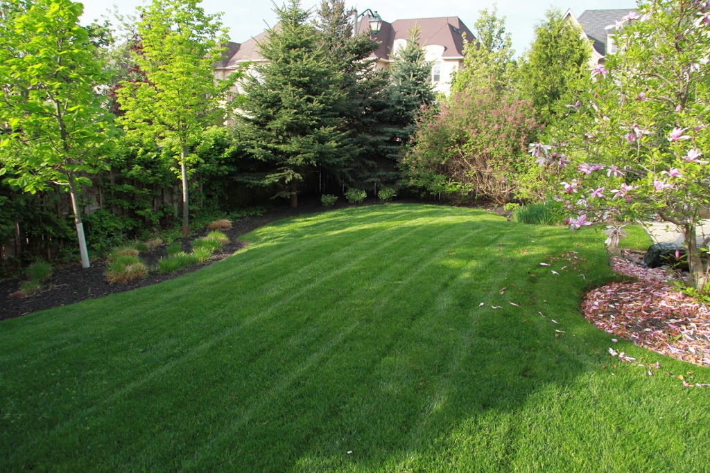 Connected Lawn Care | 146 Lakeshore Rd W Suite 484, Oakville, ON L6K 1E0, Canada | Phone: (416) 937-6702