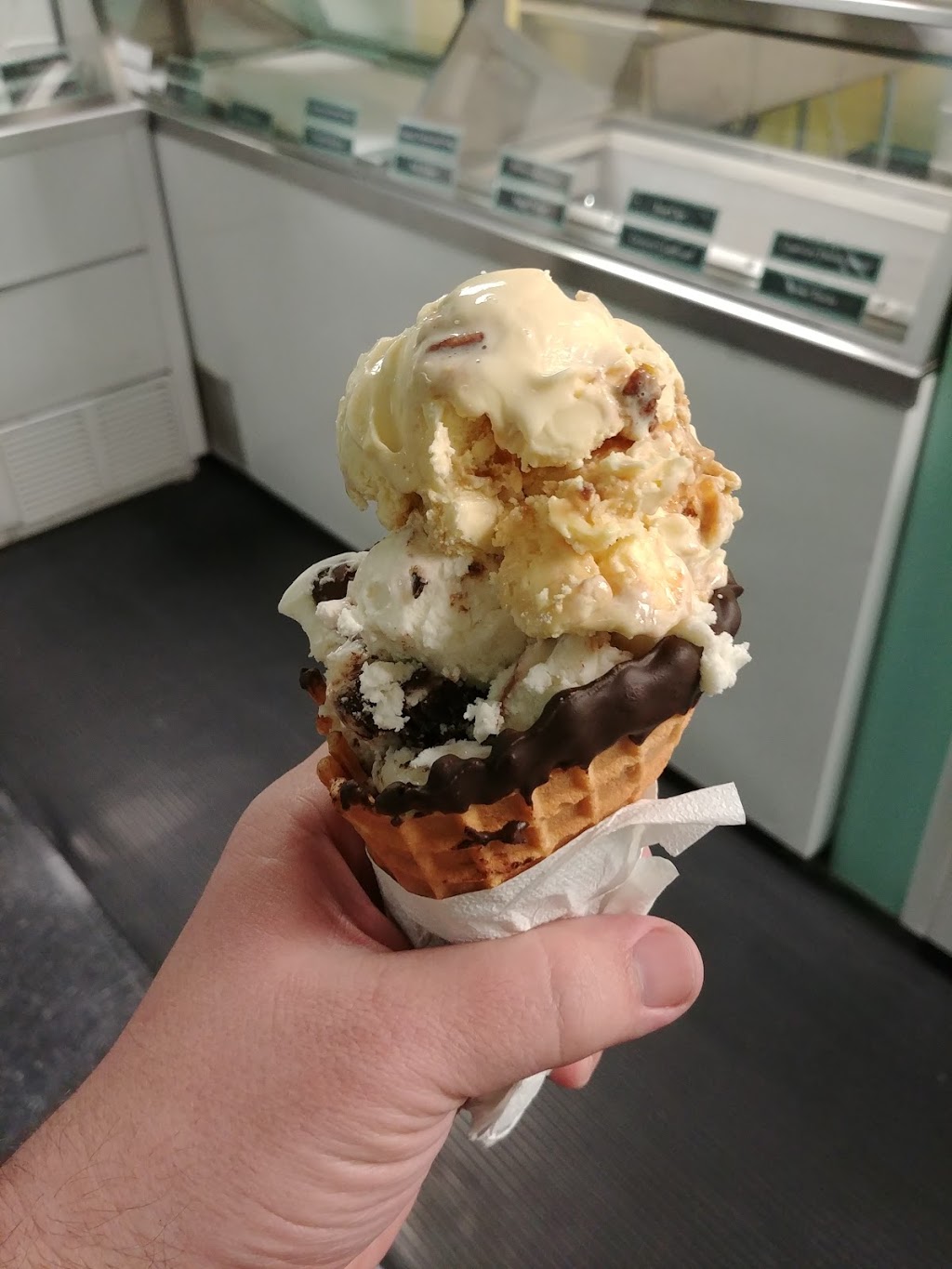 Scoops Ice Cream | 122 King St, Burford, ON N0E 1A0, Canada | Phone: (519) 449-1288