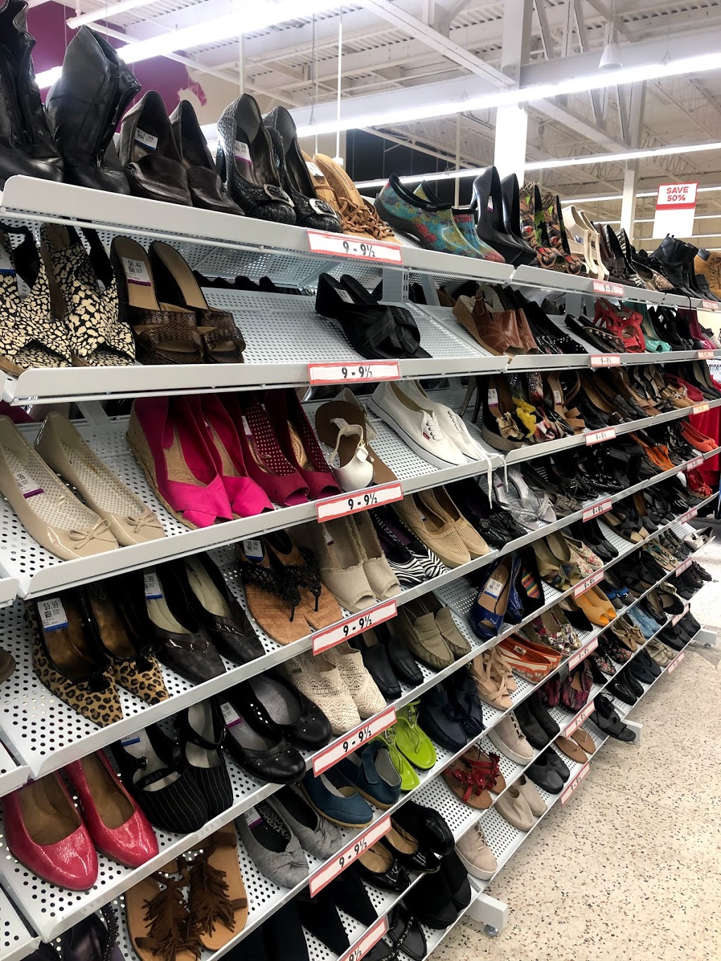 Value Village | 125 Cross Ave, Oakville, ON L6J 2W8, Canada | Phone: (289) 910-0799