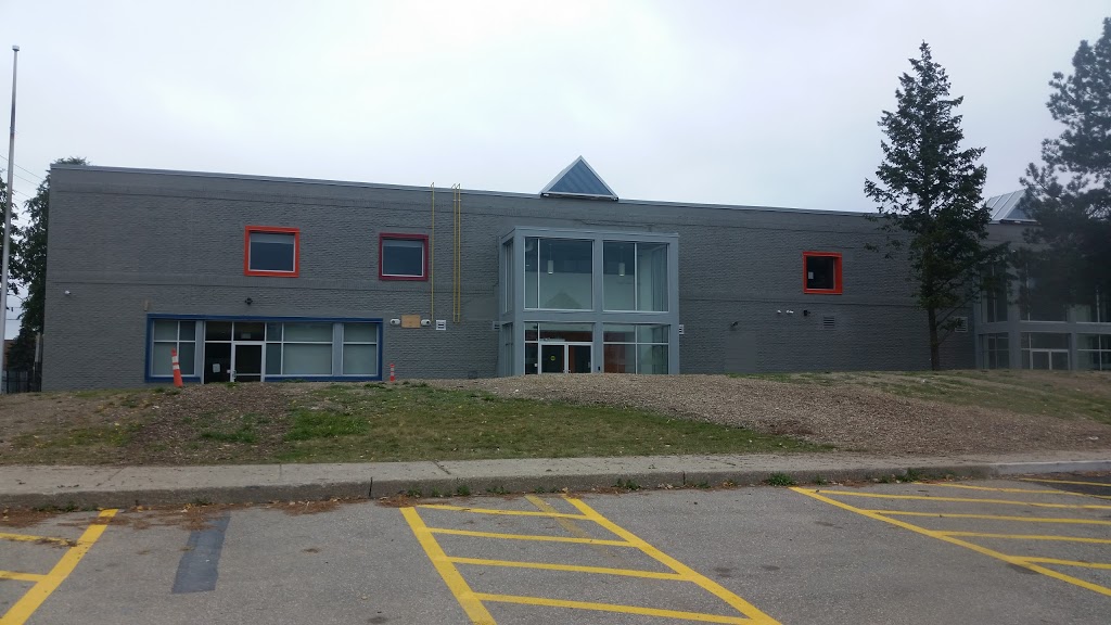 Newtons Grove School | 6850 Goreway Dr, Mississauga, ON L4V 1V7, Canada | Phone: (416) 745-1328