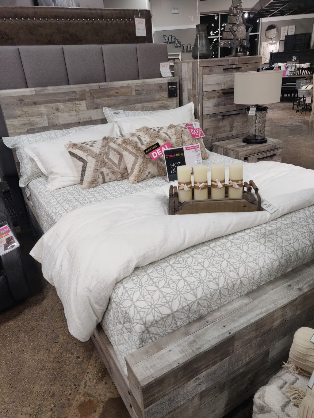 Ashley HomeStore | 510-3630 Brentwood Rd NW, Calgary, AB T2L 1K8, Canada | Phone: (587) 774-1570