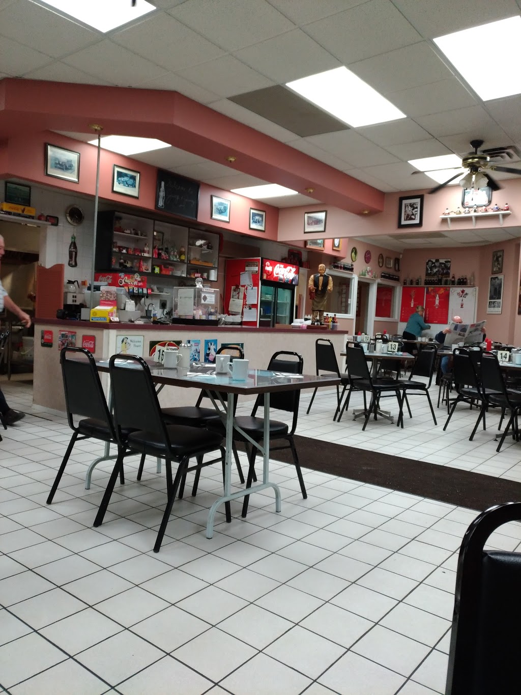 Jerry & Jennys Diner | 11256 Tecumseh Rd E, Windsor, ON N8R 1A8, Canada | Phone: (519) 735-1313