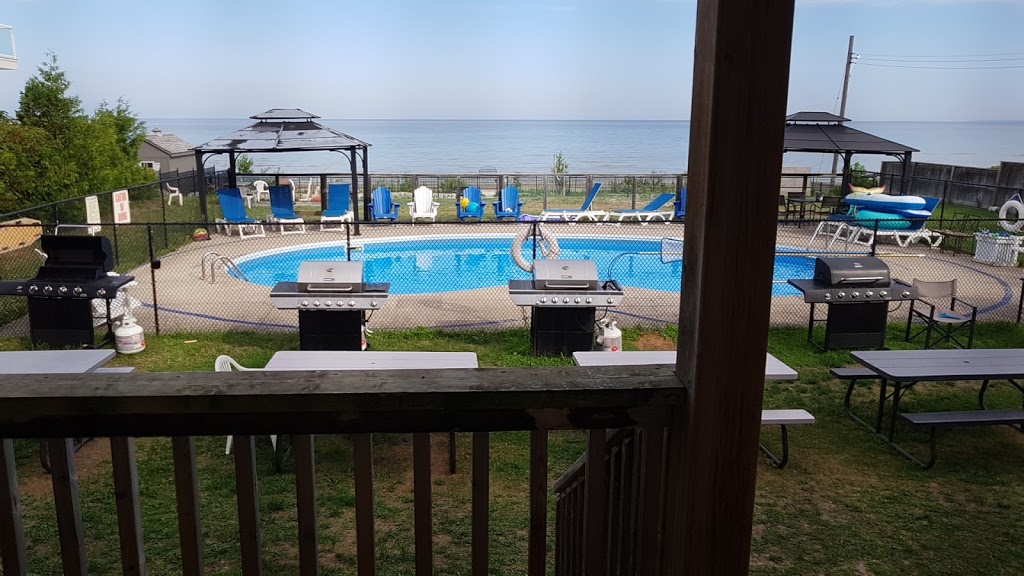 Bayfront Beach Resort | 734 Shore Ln, Wasaga Beach, ON L9Z 2C7, Canada | Phone: (705) 429-1970