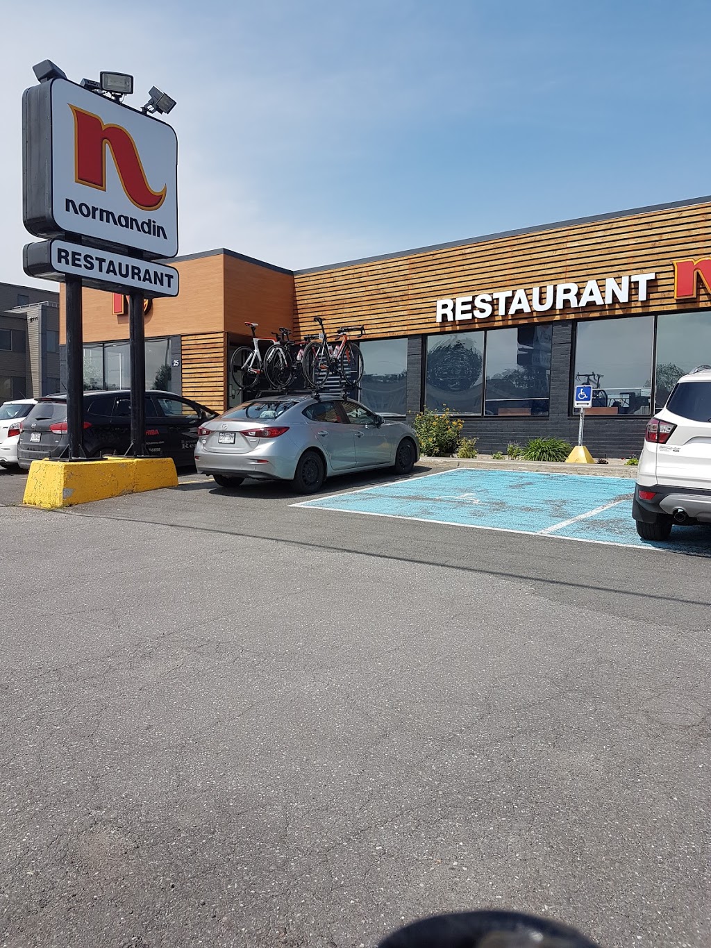 Restaurant Normandin | 25 Boulevard Taché E, Montmagny, QC G5V 1V6, Canada | Phone: (418) 248-3667