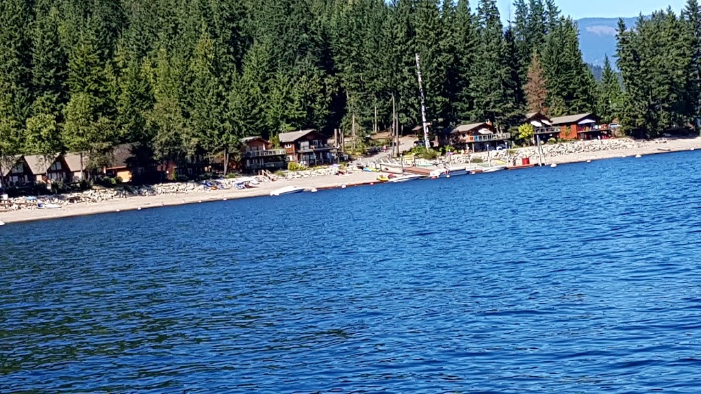 Totem Pole Resort & Marina | 7429 Sunnybrae-Canoe Point Rd, Tappen, BC V0E 2X0, Canada | Phone: (250) 835-4567