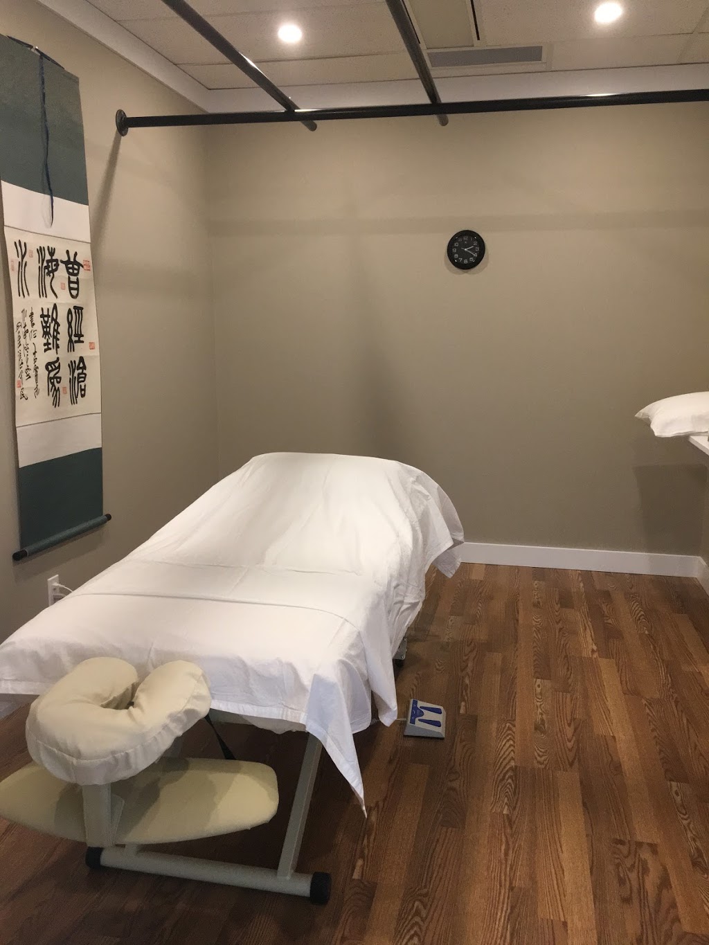 Therapeutic Massage | 11221 30 St SW, Calgary, AB T2W 4N5, Canada | Phone: (587) 889-7370