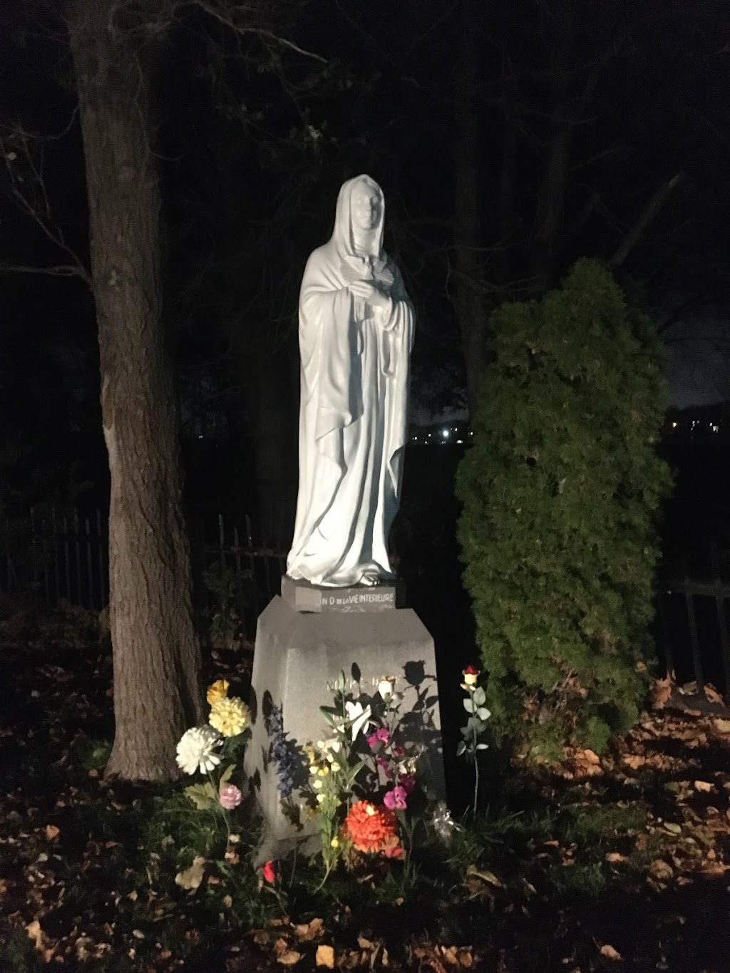 Church of La Visitation-de-la-Bienheureuse-Vierge-Marie | 1847 Boul. Gouin E, Montréal, QC H2C 1C8, Canada | Phone: (514) 388-4050